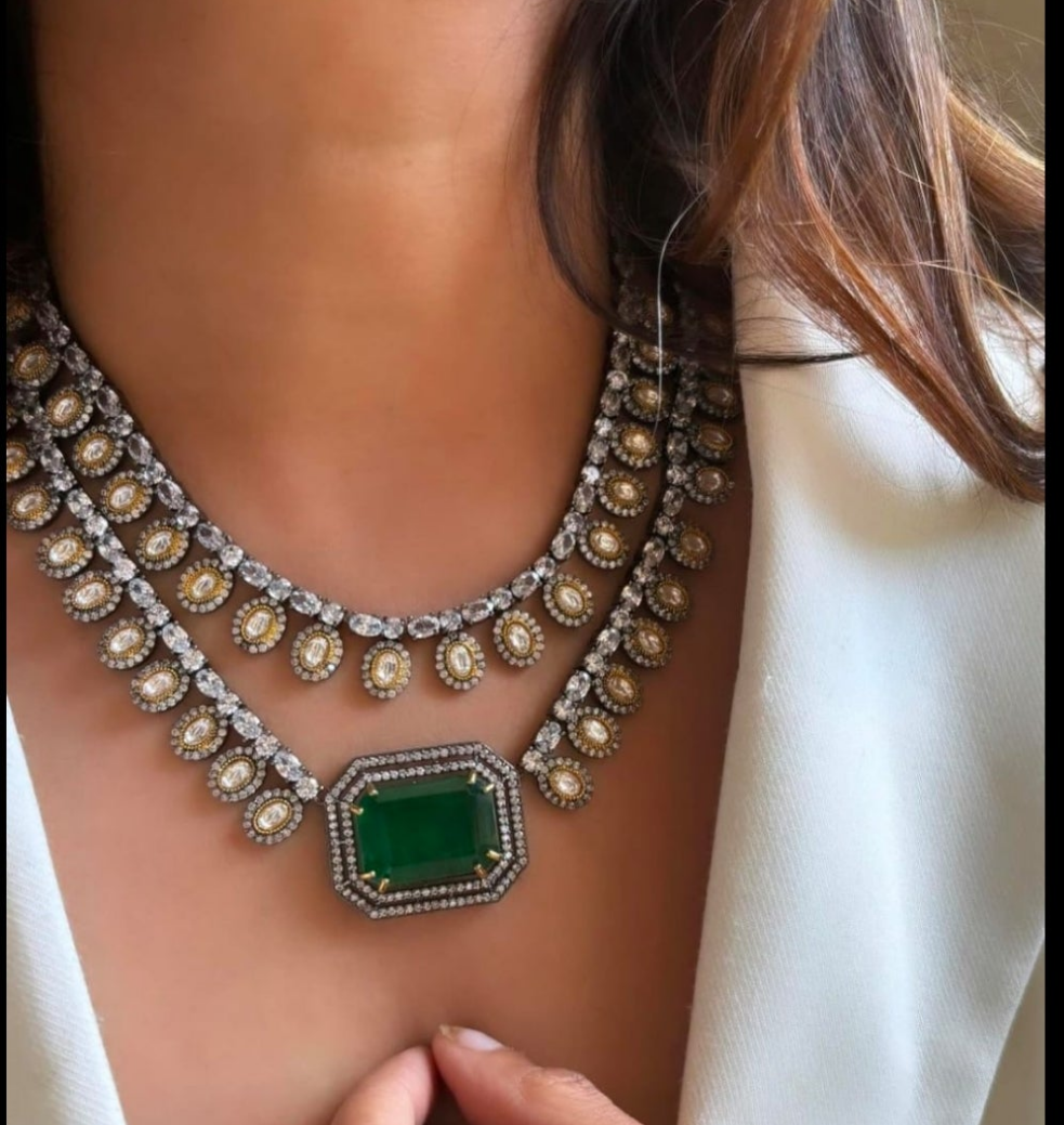 Emerald Royale Set