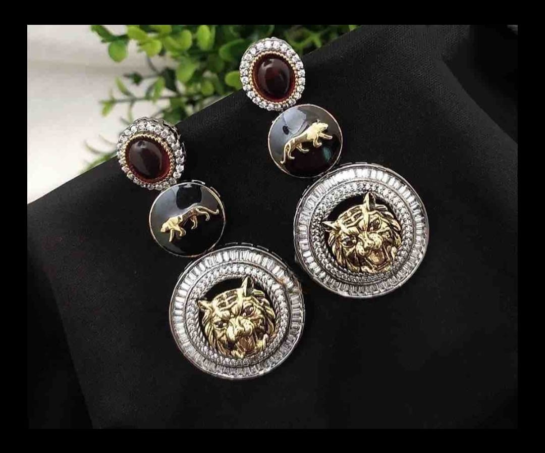 Wild Luxe : Statement Earrings