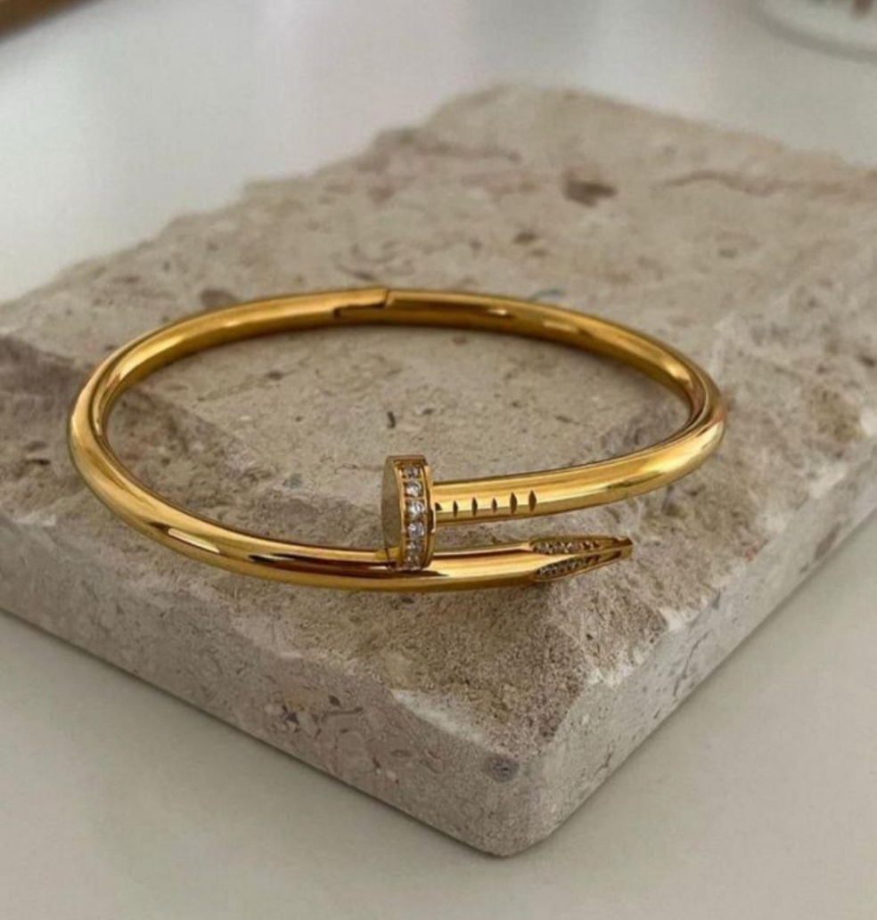 Bolt Luxe