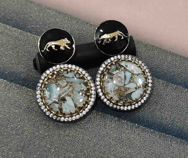 Jaguar Studs