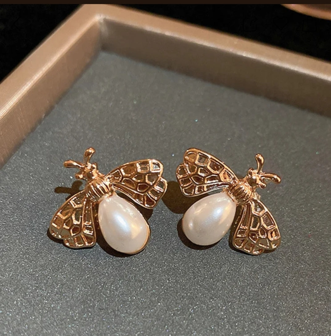 Queen Bee pearls