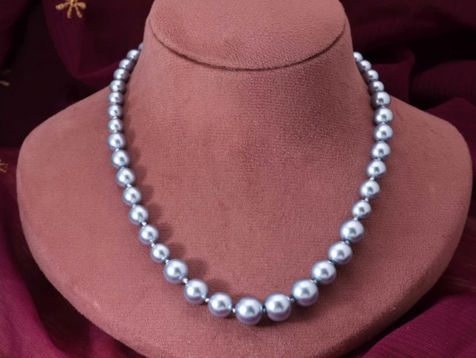 Grey Elegance - string