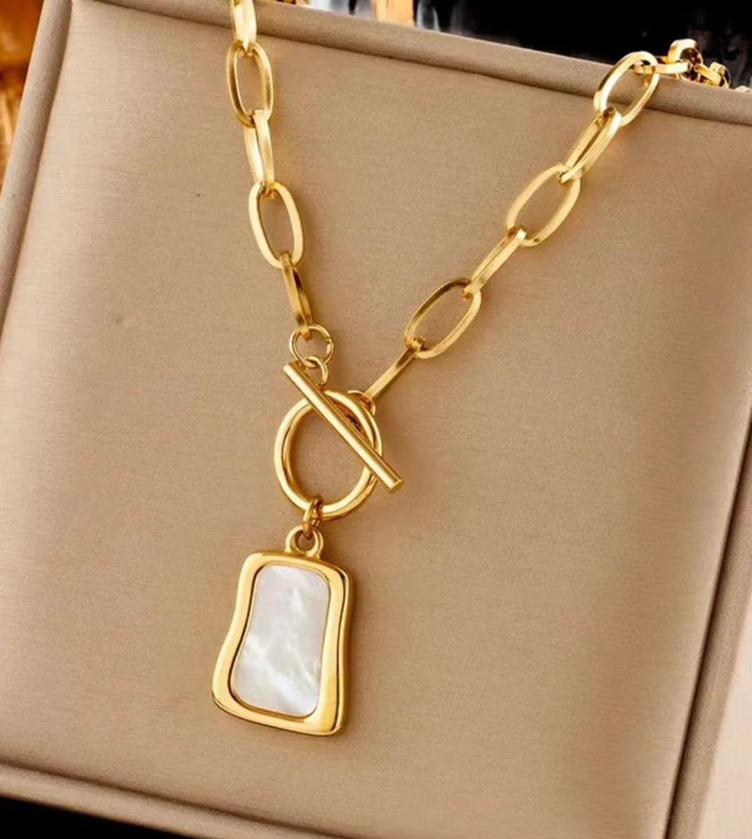 Dainty saint @14k