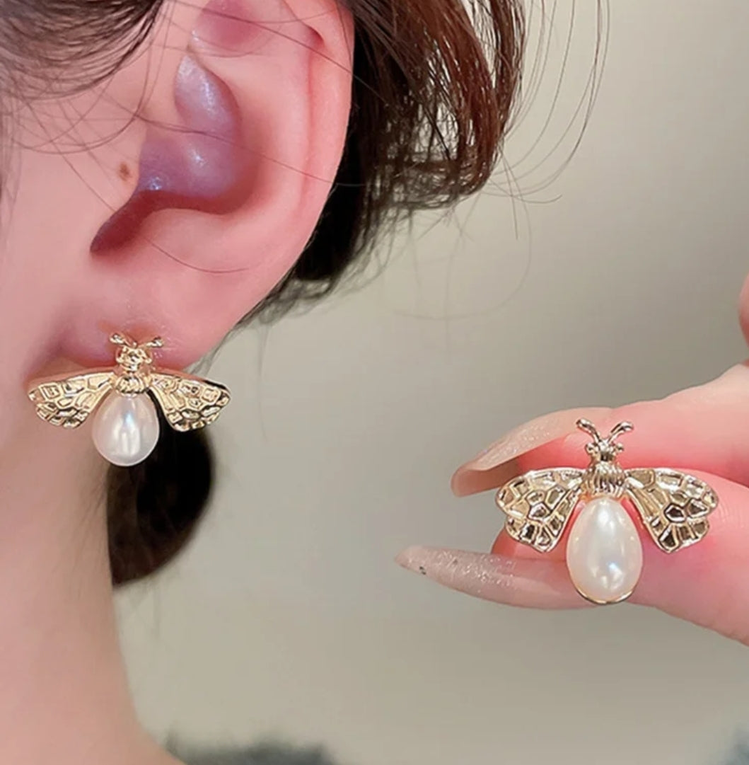 Queen Bee pearls